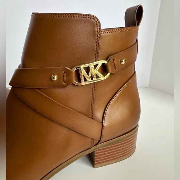 Michael Kors booties - Picture 7 of 14